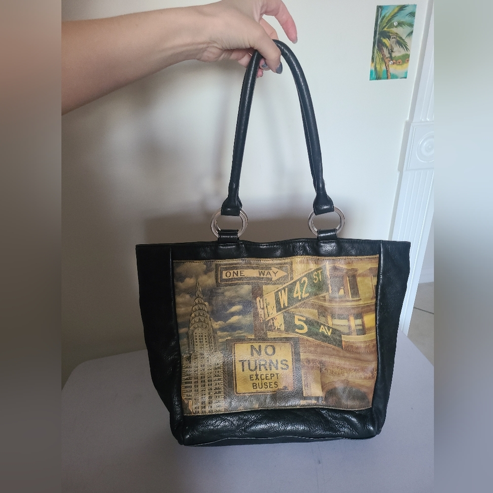 Rare Insiders New York Genuine leather bag